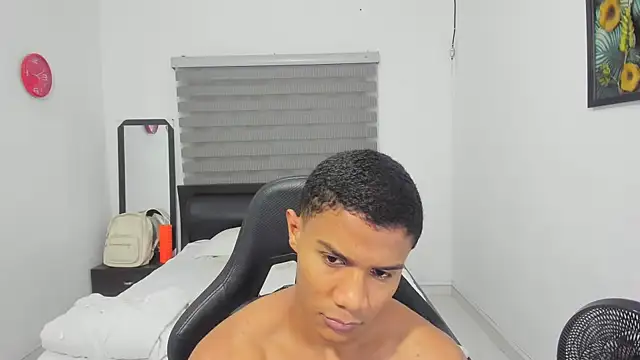 Snapshot of corzoethan chatting on February 12, 2026, 10:49 pm corzoethan online show from February 12, 2026, 10:49 pm