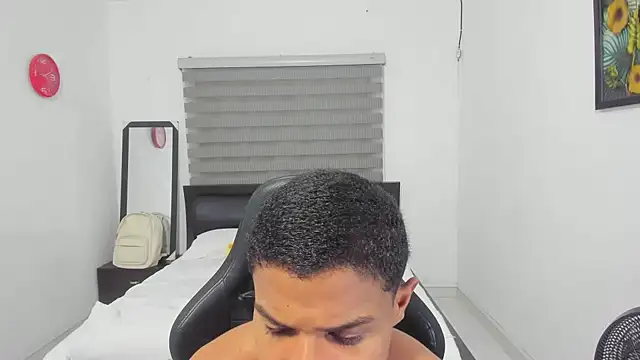 Snapshot of corzoethan chatting on February 20, 2026, 11:16 pm corzoethan online show from February 20, 2026, 11:16 pm