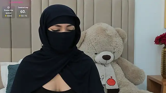 izadii online show from February 2, 2026, 7:34 pm