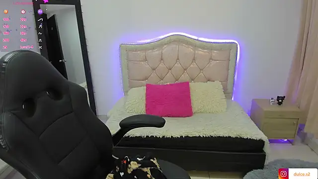 Snapshot of baby_love03 chatting on May 21, 2026, 1:34 am baby love03 online show from May 21, 2026, 1:34 am