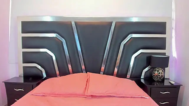 NinnaVous online show from January 14, 2025, 3:57 pm