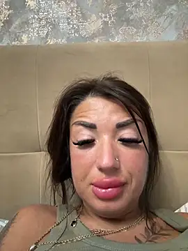 Snapshot of RuslanaXX chatting on October 29, 2025, 1:19 am RuslanaXX online show from October 29, 2025, 1:19 am