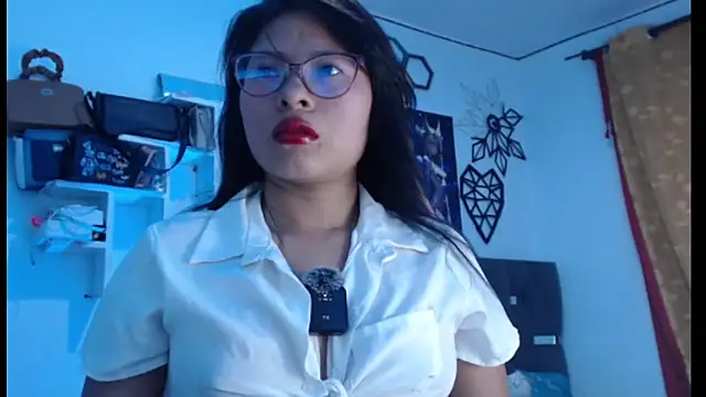 Alizon95 online show from March 26, 2026, 9:09 pm
