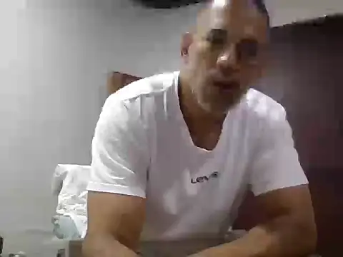 Snapshot of jackbigcock11 chatting on December 15, 2025, 6:17 am jackbigcock11 online show from December 15, 2025, 6:17 am