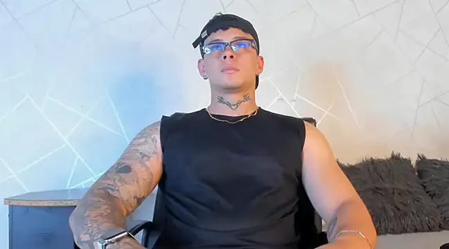 NoahhBrown online show from January 9, 2025, 4:08 am