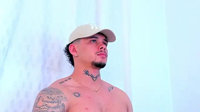 NoahhBrown online show from October 1, 2025, 3:45 am