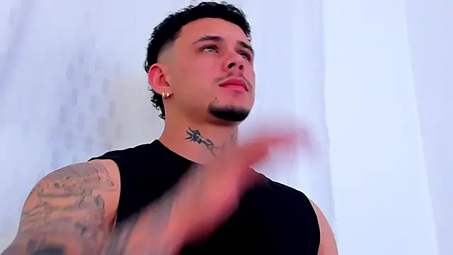 NoahhBrown online show from November 9, 2025, 12:53 am