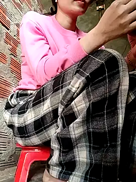 Snapshot of Blythe_69 chatting on January 28, 2025, 6:49 am Blythe 69 online show from January 28, 2025, 6:49 am