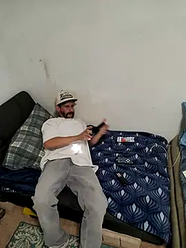 LongDickZee562 online show from December 1, 2025, 9:20 pm