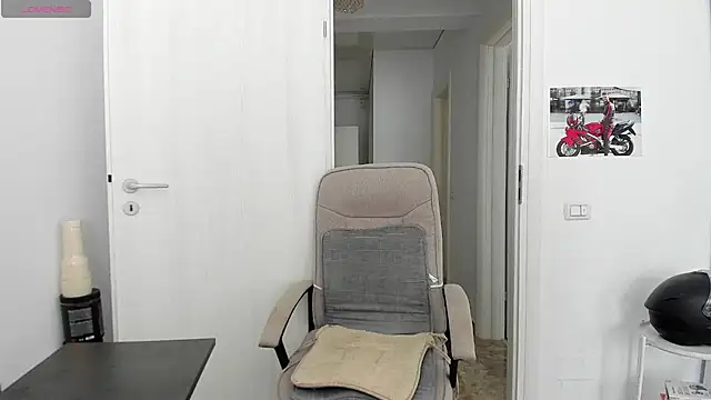 Snapshot of ZackFraser chatting on July 1, 2026, 6:48 am ZackFraser online show from July 1, 2026, 6:48 am