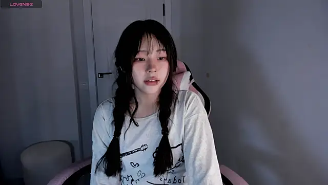 Snapshot of hee_young11 chatting on October 26, 2025, 7:31 pm hee young11 online show from October 26, 2025, 7:31 pm