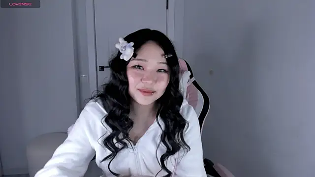 Snapshot of hee_young11 chatting on November 21, 2025, 5:44 pm hee young11 online show from November 21, 2025, 5:44 pm