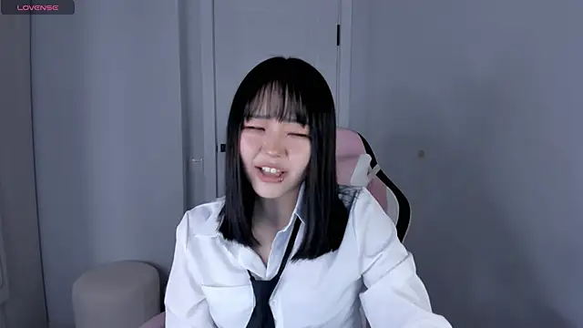 Snapshot of hee_young11 chatting on January 8, 2026, 7:16 pm hee young11 online show from January 8, 2026, 7:16 pm