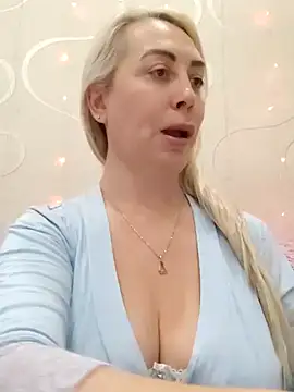 Snapshot of HotJanet chatting on January 14, 2025, 6:28 pm HotJanet online show from January 14, 2025, 6:28 pm