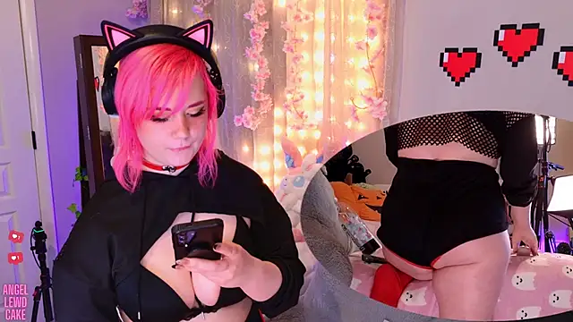 Angel-Lewd-Cake online show from March 19, 2026, 10:19 am