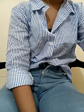 sweet jia23 online show from October 31, 2025, 5:08 am