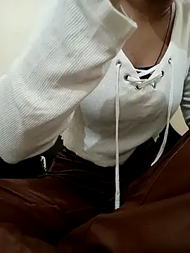 sweet jia23 online show from November 8, 2025, 5:07 am