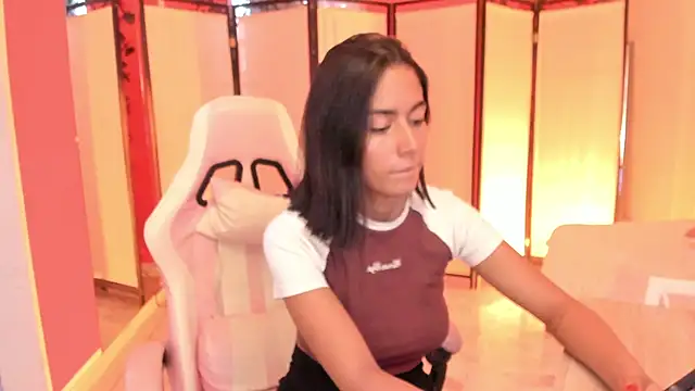 your khloe online show from November 18, 2025, 3:49 pm