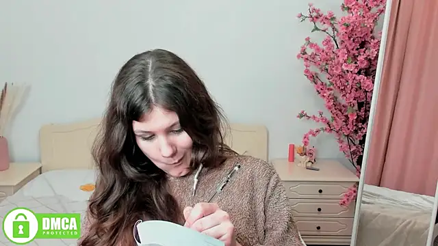 Snapshot of Charlotte_wow chatting on December 6, 2024, 3:33 pm Charlotte wow online show from December 6, 2024, 3:33 pm