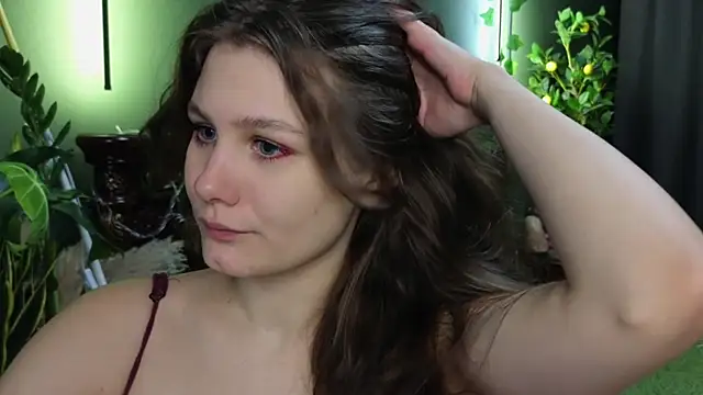 Snapshot of Charlotte_wow chatting on December 22, 2024, 1:55 pm Charlotte wow online show from December 22, 2024, 1:55 pm