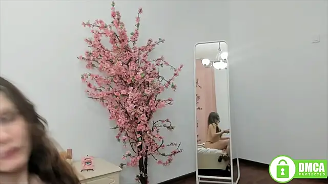 Snapshot of Charlotte_wow chatting on December 25, 2024, 7:56 pm Charlotte wow online show from December 25, 2024, 7:56 pm