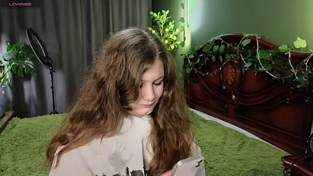 Snapshot of Charlotte_wow chatting on January 5, 2025, 2:08 pm Charlotte wow online show from January 5, 2025, 2:08 pm