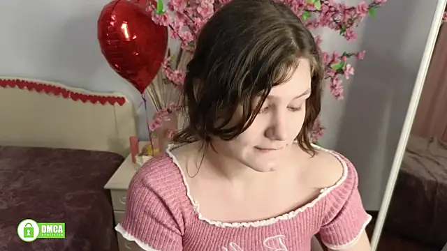 Snapshot of Charlotte_wow chatting on February 14, 2025, 11:42 pm Charlotte wow online show from February 14, 2025, 11:42 pm