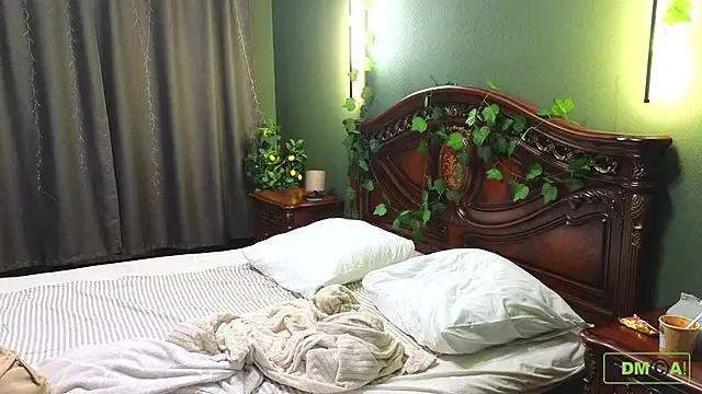 Snapshot of Charlotte_wow chatting on November 10, 2025, 9:25 pm Charlotte wow online show from November 10, 2025, 9:25 pm