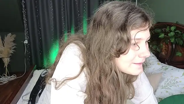 Snapshot of Charlotte_wow chatting on December 4, 2025, 8:28 pm Charlotte wow online show from December 4, 2025, 8:28 pm