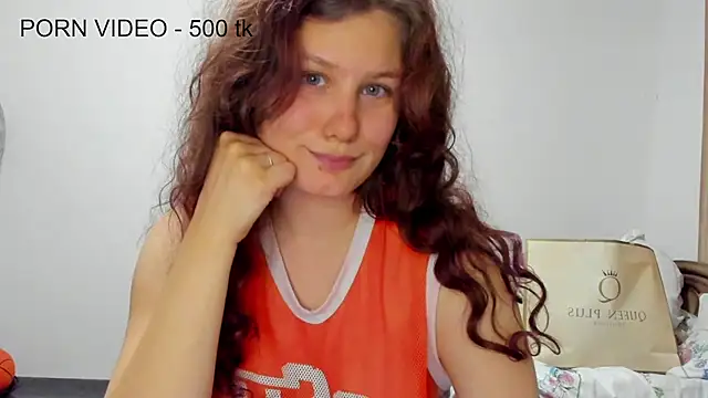 Snapshot of Charlotte_wow chatting on May 23, 2026, 8:57 pm Charlotte wow online show from May 23, 2026, 8:57 pm