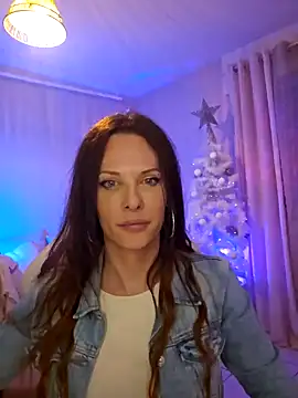 Snapshot of Luna_Kitanna chatting on December 15, 2024, 8:15 pm Luna Kitanna online show from December 15, 2024, 8:15 pm