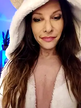 Snapshot of Luna_Kitanna chatting on March 2, 2025, 10:05 pm Luna Kitanna online show from March 2, 2025, 10:05 pm