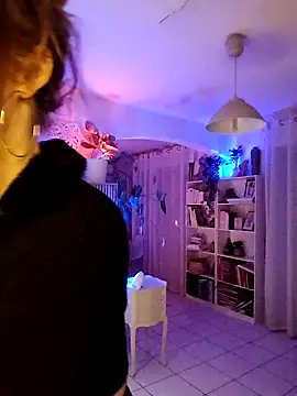 Luna Kitanna online show from November 10, 2025, 10:31 pm