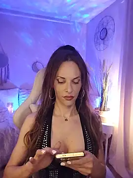 Luna Kitanna online show from June 6, 2026, 8:24 pm