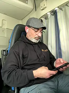 Snapshot of dzhakar chatting on January 7, 2026, 11:34 am dzhakar online show from January 7, 2026, 11:34 am