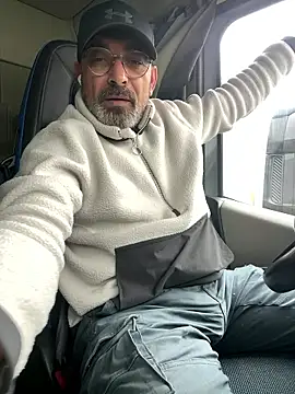 Snapshot of dzhakar chatting on January 12, 2026, 11:59 am dzhakar online show from January 12, 2026, 11:59 am