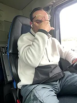 Snapshot of dzhakar chatting on January 13, 2026, 11:15 am dzhakar online show from January 13, 2026, 11:15 am