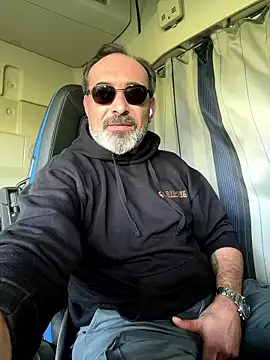 Snapshot of dzhakar chatting on January 14, 2026, 11:49 am dzhakar online show from January 14, 2026, 11:49 am