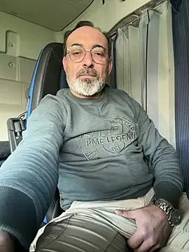 Snapshot of dzhakar chatting on February 14, 2026, 9:28 am dzhakar online show from February 14, 2026, 9:28 am