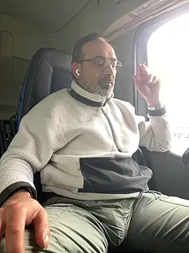 Snapshot of dzhakar chatting on February 16, 2026, 11:28 am dzhakar online show from February 16, 2026, 11:28 am