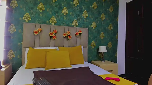 SuzanSmithh online show from January 12, 2026, 12:10 pm