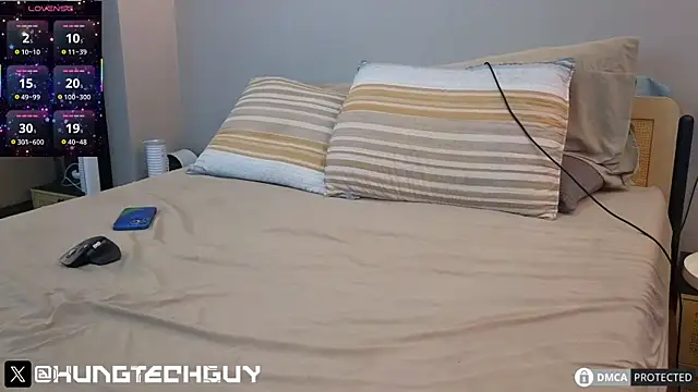 Snapshot of hungtechguy chatting on December 3, 2025, 12:07 am hungtechguy online show from December 3, 2025, 12:07 am