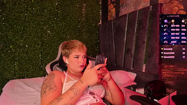 Snapshot of Ala_Rasi_ chatting on December 1, 2024, 4:29 pm Ala Rasi online show from December 1, 2024, 4:29 pm