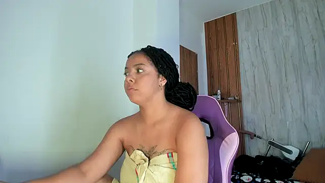 Alika01 online show from January 5, 2026, 5:27 pm