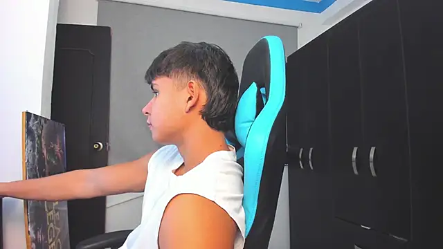 Bray Kevin online show from November 8, 2025, 1:39 am