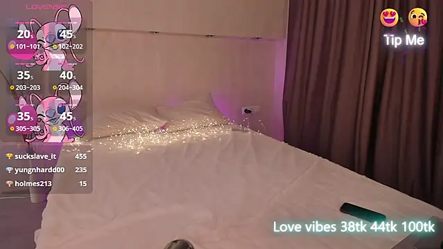 Snapshot of Tracy-Taylor chatting on December 28, 2024, 11:09 am Tracy-Taylor online show from December 28, 2024, 11:09 am