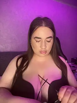 Snapshot of GabiBoobs chatting on May 15, 2026, 7:21 pm GabiBoobs online show from May 15, 2026, 7:21 pm