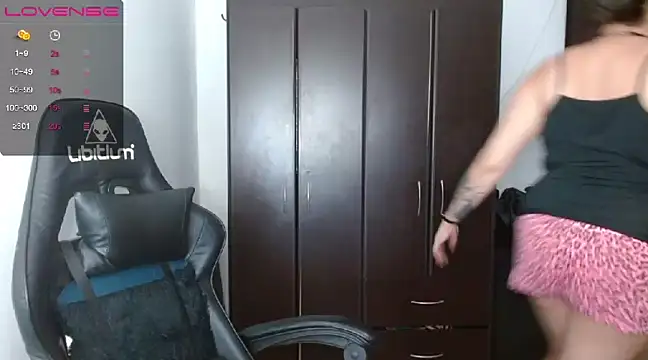 Snapshot of natashasmithe chatting on January 22, 2025, 6:31 am natashasmithe online show from January 22, 2025, 6:31 am