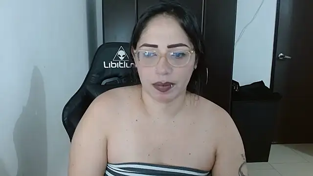 Snapshot of natashasmithe chatting on February 8, 2025, 2:15 am natashasmithe online show from February 8, 2025, 2:15 am