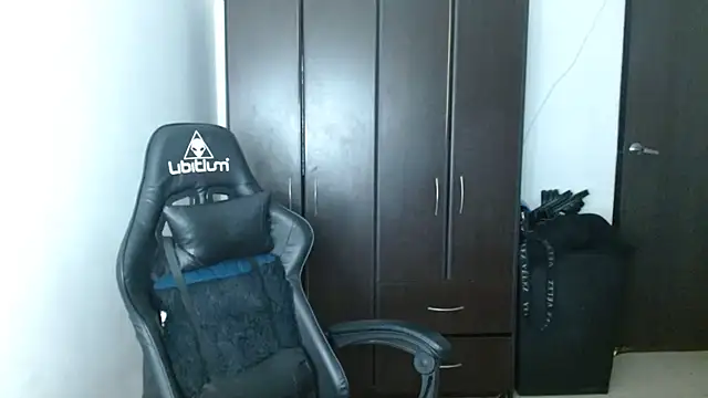 Snapshot of natashasmithe chatting on February 11, 2025, 6:44 pm natashasmithe online show from February 11, 2025, 6:44 pm